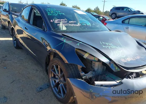 2022 Tesla Model 3 Long Range Dual Motor All-Wheel Drive z USA, uszkodzony, nr VIN 5YJ3E1EB0NF174464